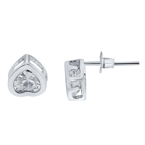 5 MM Heart Shape Diamond Studs Earring In Silver - Picture 2 of 3